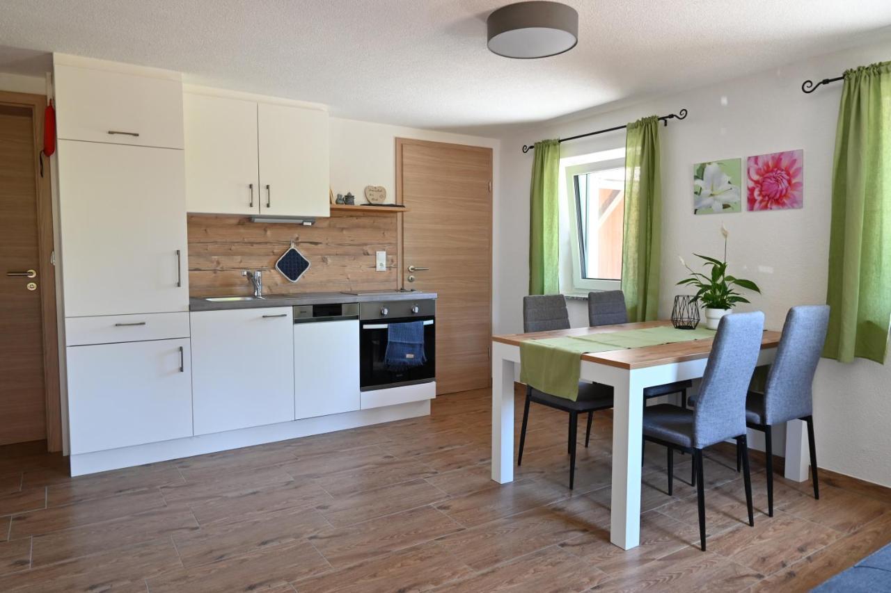 Biohof Auinger, Der Tiererlebnishof Apartment Aurach am Hongar Exterior foto